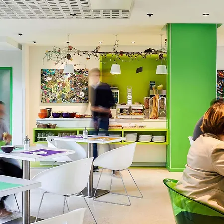 מלון Ibis Styles Centre Gare Beffroi 3*