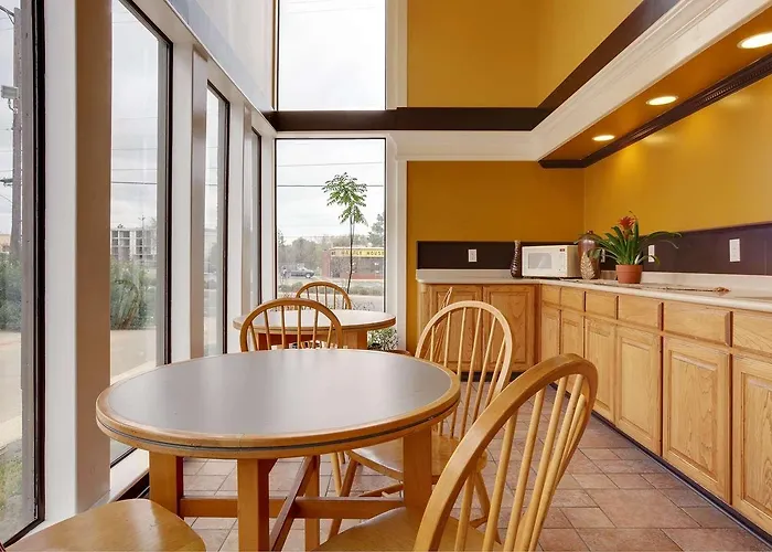 호텔 이비스 스타일 센터 가르 베프루아 3*